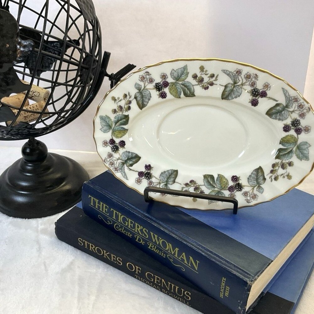 Underplate for Gravy Boat Lavinia (White Body, Bone) by ROYAL WORCESTER Fruit‎